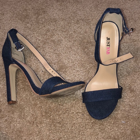 Heels - Picture 2 of 3